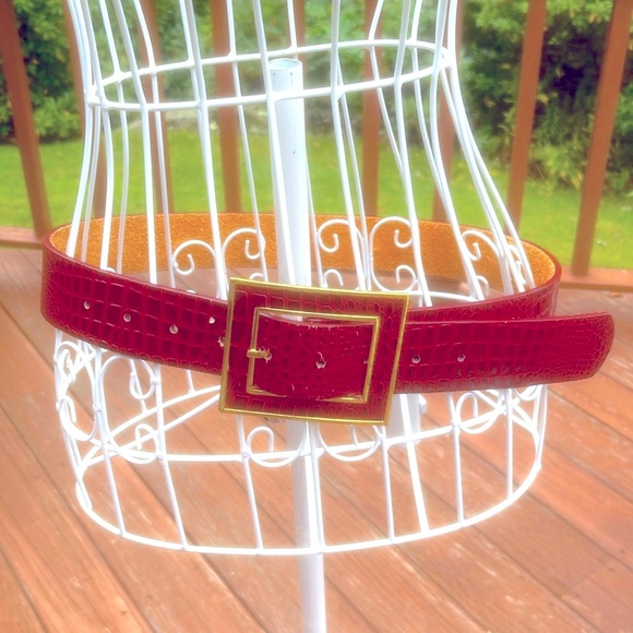 Belt with large buckle 3 1/4”x 2 3/4” gold hardware - Picture 1 of 2